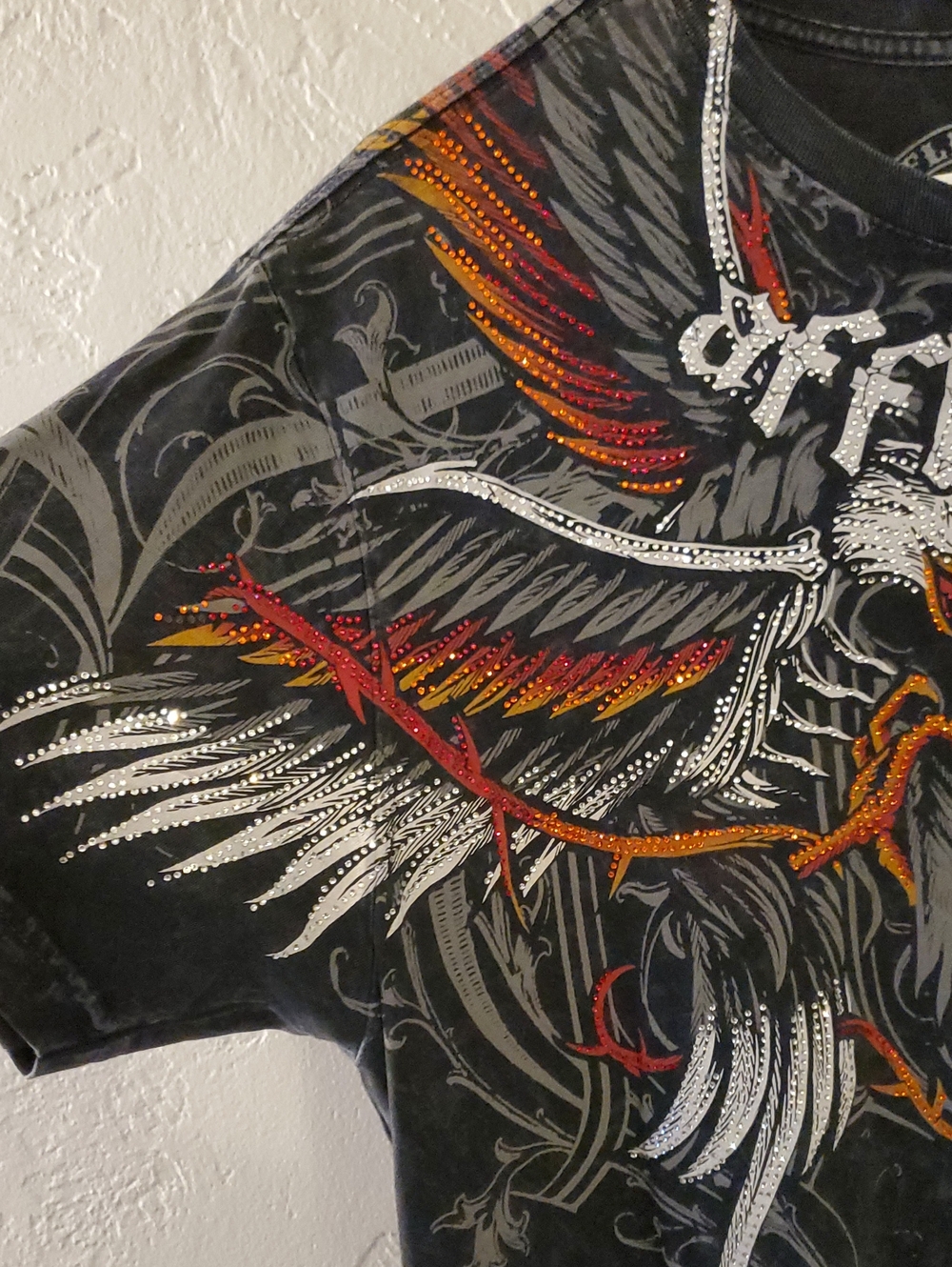 Affliction Men’s Black Graphic Winged Eagle T‑Shirt With Gemstones Large - Picture 4 of 7